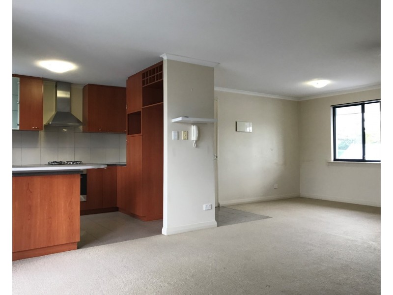 9/206 Mary Street, Halls Head WA 6210