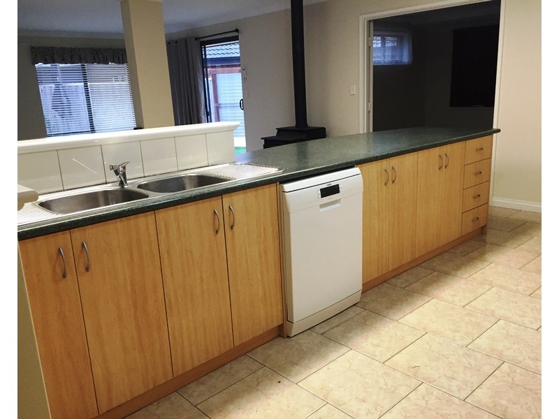 50 Carissa Turn, Halls Head WA 6210