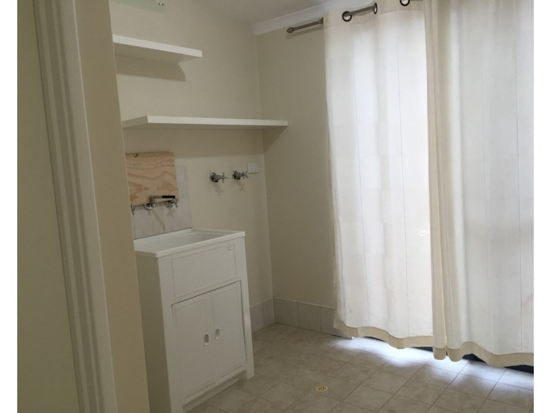 50 Carissa Turn, Halls Head WA 6210