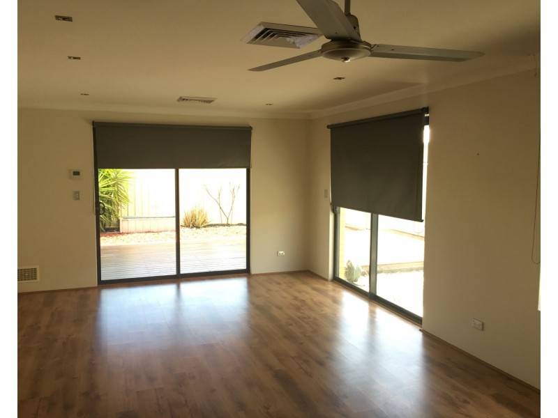 23 Dowerin Circuit, Lakelands WA 6180