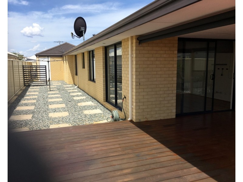 23 Dowerin Circuit, Lakelands WA 6180