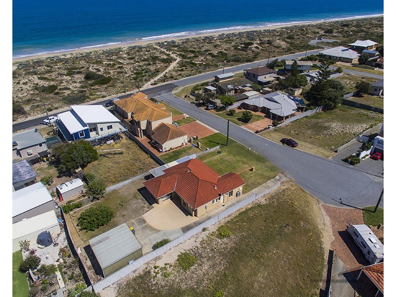 1 Pagoda Place, Madora Bay WA 6210