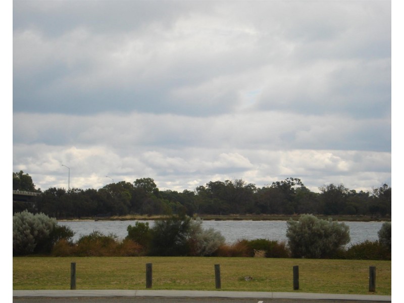 61 Waterside Drive, Dudley Park WA 6210
