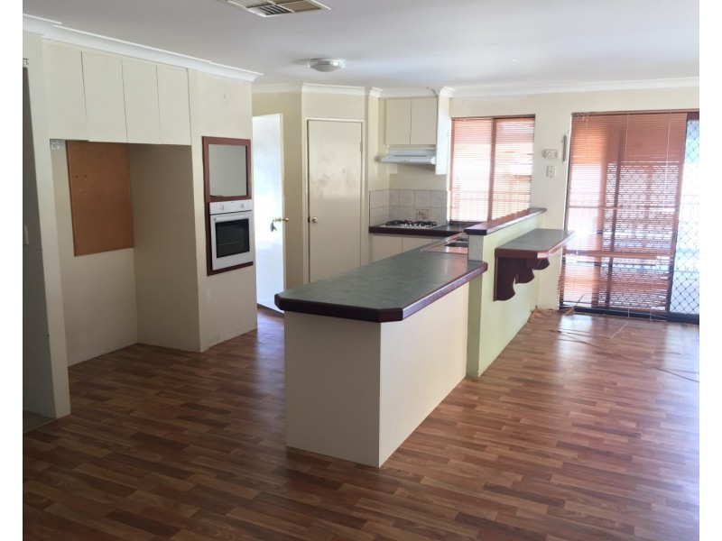 2 Kangaroo Paw Drive, Greenfields WA 6210