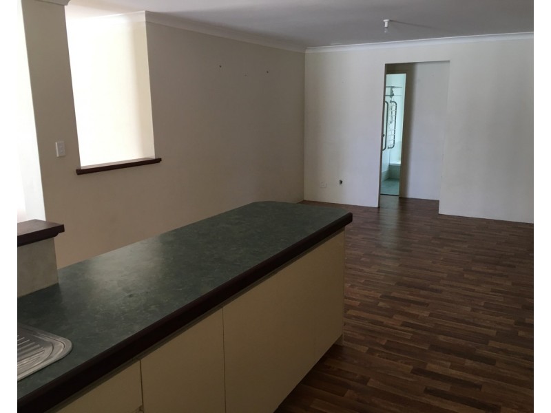 2 Kangaroo Paw Drive, Greenfields WA 6210