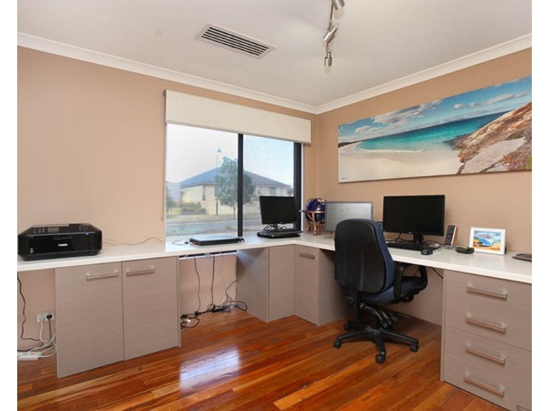 3 Badgerup Avenue, Lakelands WA 6180