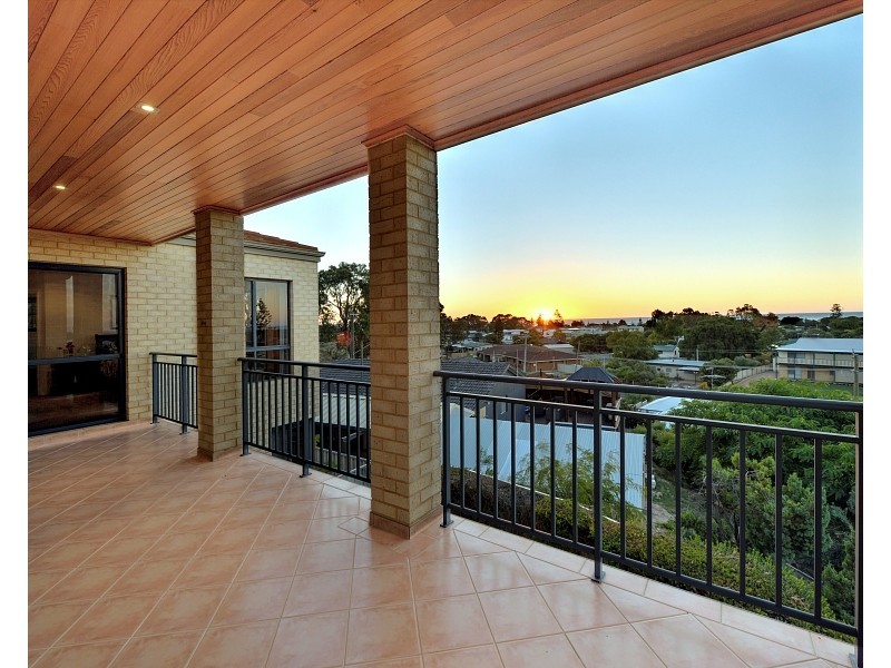 38 Madora Beach Road, Madora Bay WA 6210