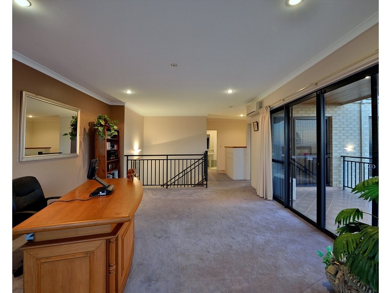 38 Madora Beach Road, Madora Bay WA 6210