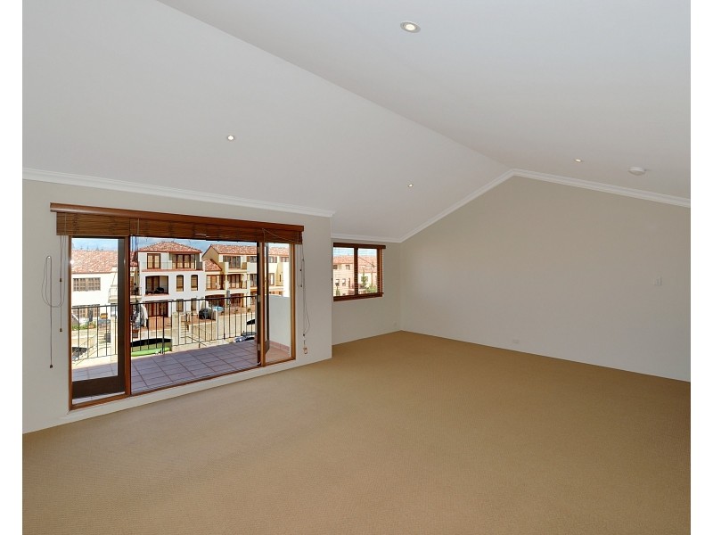 104/18 Port Quays, Wannanup WA 6210