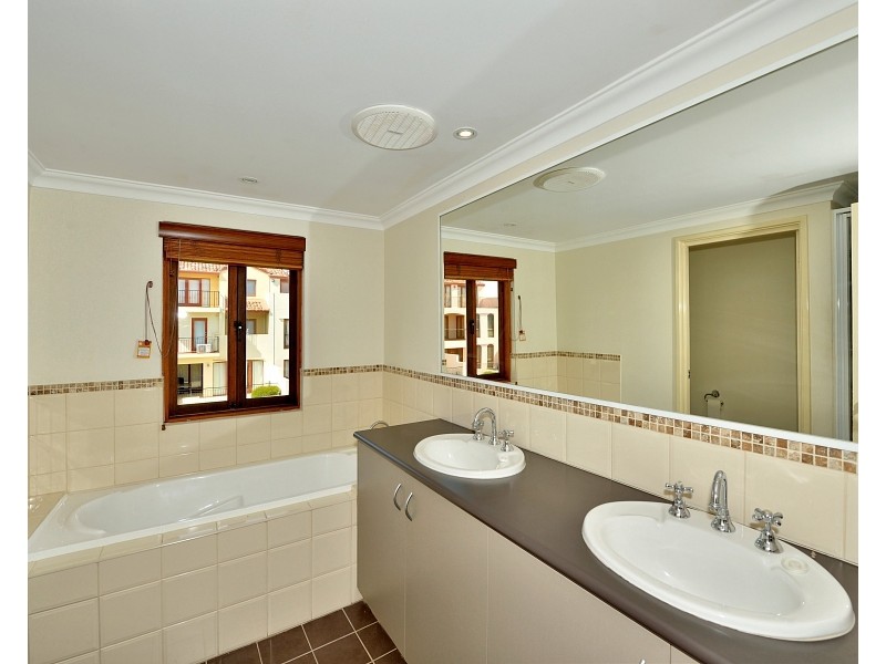104/18 Port Quays, Wannanup WA 6210