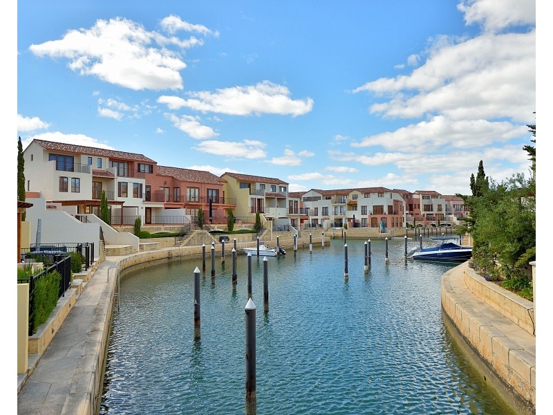 104/18 Port Quays, Wannanup WA 6210