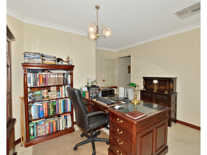 2 Redhill Place, Greenfields WA 6210