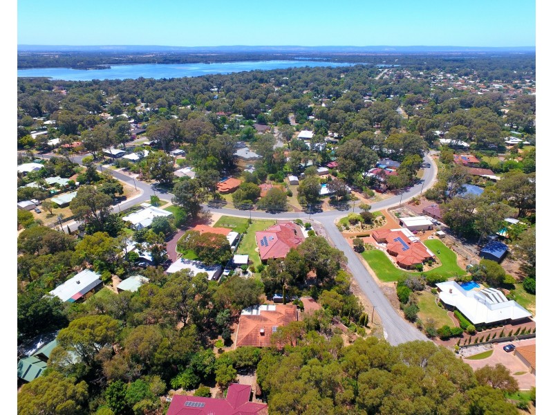 2 Redhill Place, Greenfields WA 6210