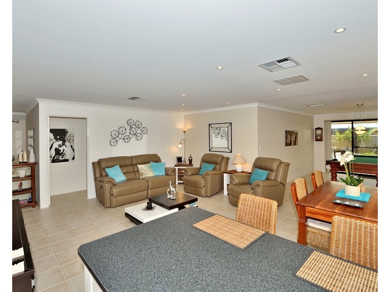 14 Black Swan View, Dudley Park WA 6210