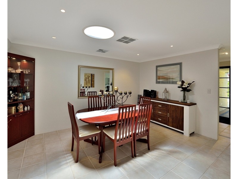 14 Black Swan View, Dudley Park WA 6210