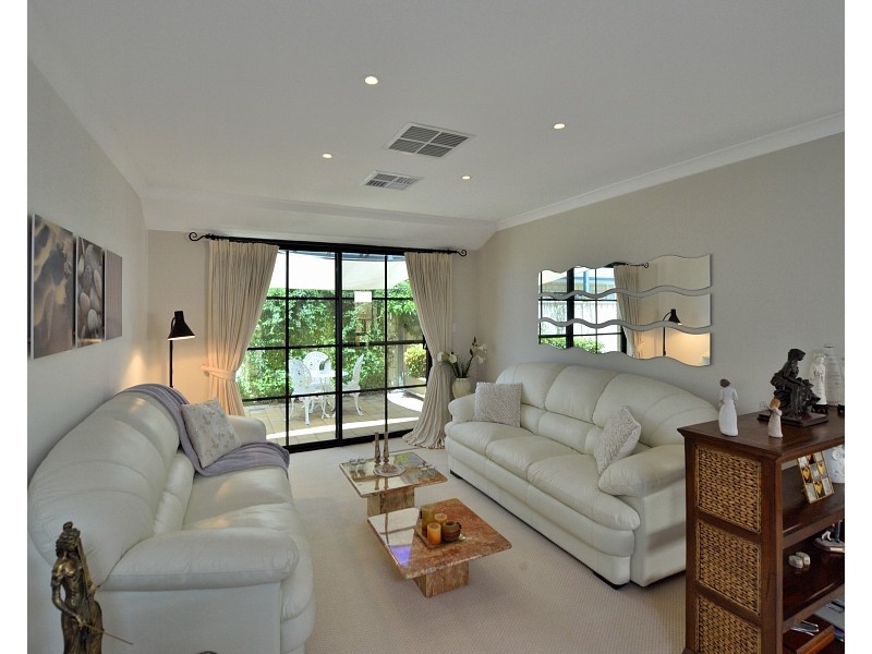 14 Black Swan View, Dudley Park WA 6210