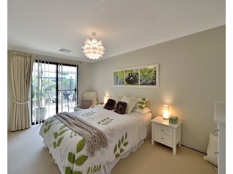 14 Black Swan View, Dudley Park WA 6210