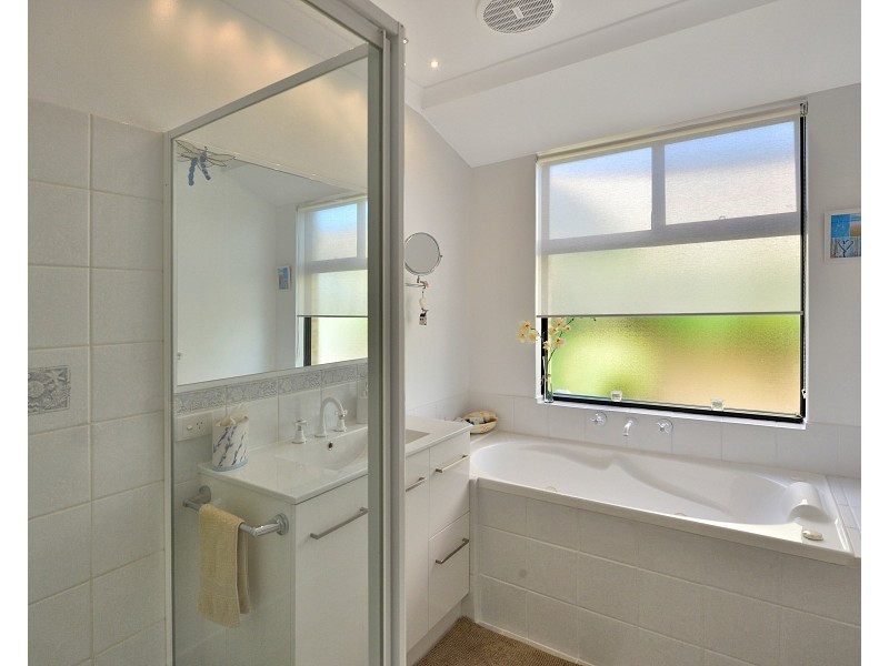 14 Black Swan View, Dudley Park WA 6210