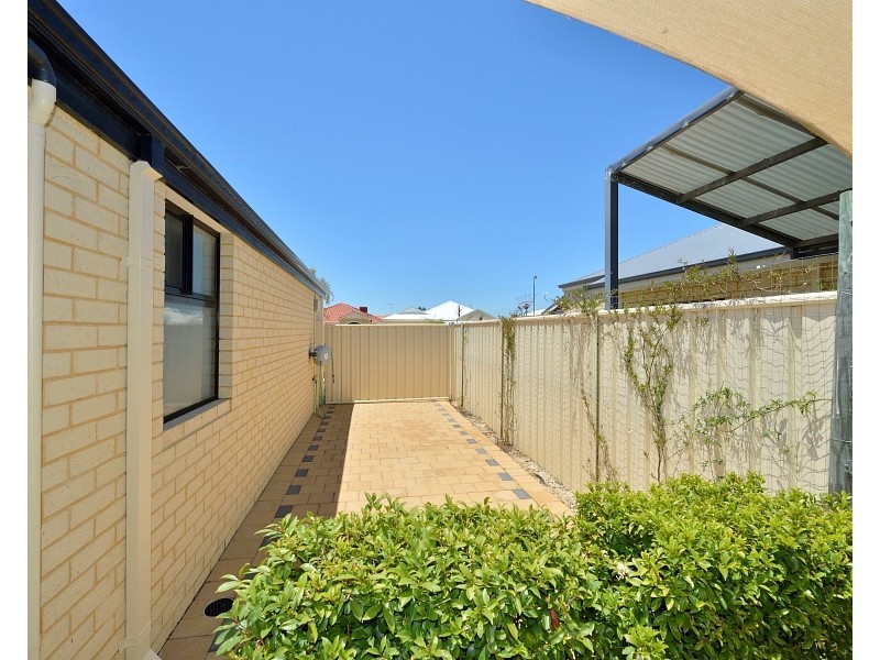 14 Black Swan View, Dudley Park WA 6210