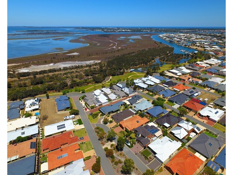 14 Black Swan View, Dudley Park WA 6210