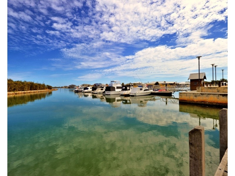 14 Black Swan View, Dudley Park WA 6210