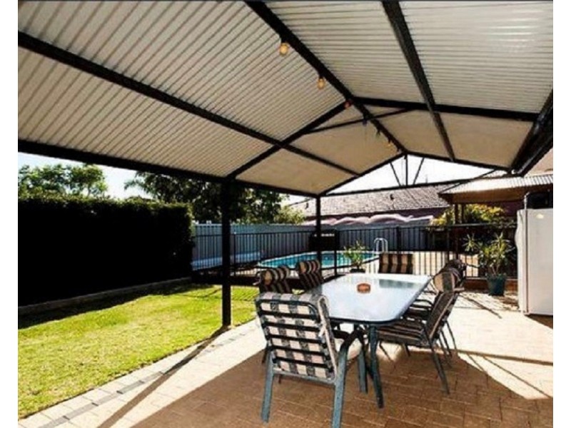 135 Oakmont Avenue, Meadow Springs WA 6210