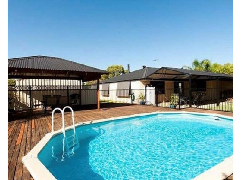 135 Oakmont Avenue, Meadow Springs WA 6210