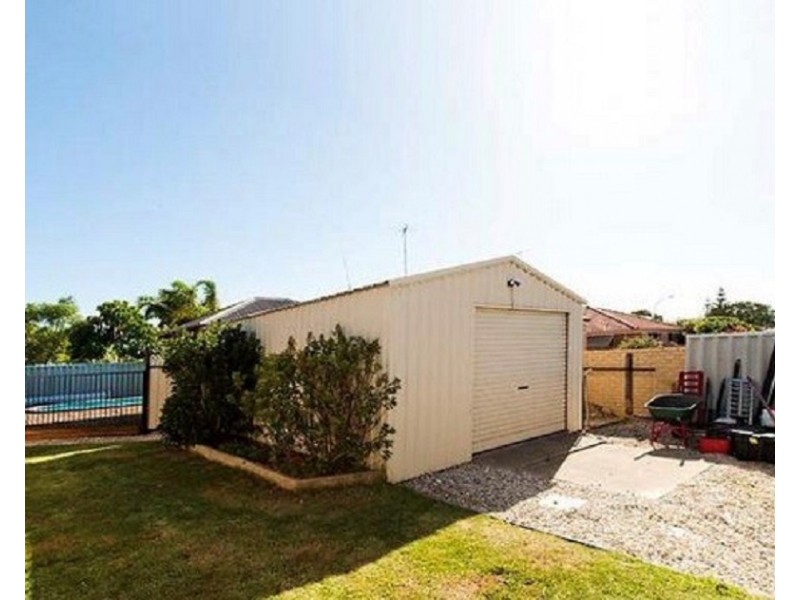 135 Oakmont Avenue, Meadow Springs WA 6210