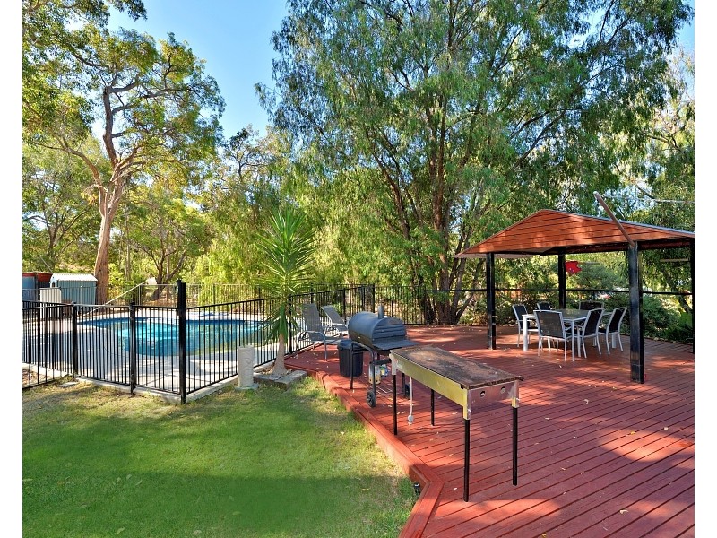 2 Crescent Drive, Bouvard WA 6211