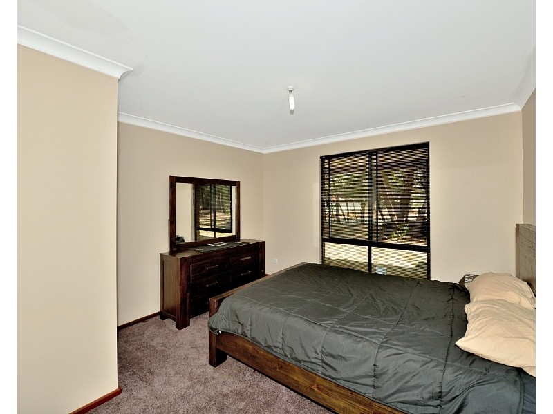 2 Crescent Drive, Bouvard WA 6211