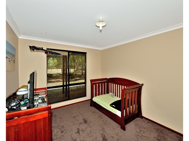 2 Crescent Drive, Bouvard WA 6211