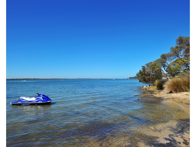 2 Crescent Drive, Bouvard WA 6211