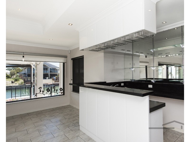 52 Erins Isle, Dudley Park WA 6210