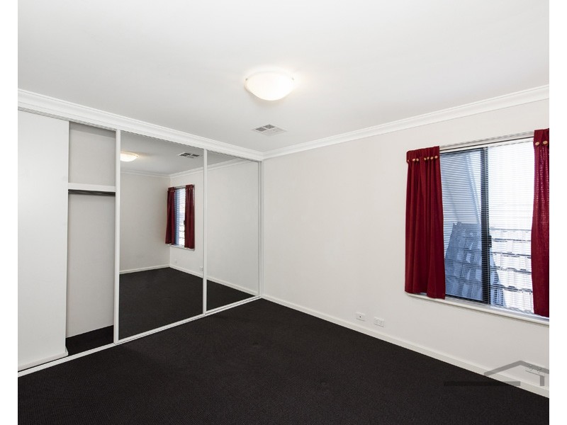 52 Erins Isle, Dudley Park WA 6210