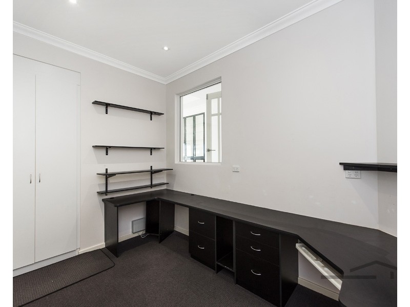 52 Erins Isle, Dudley Park WA 6210