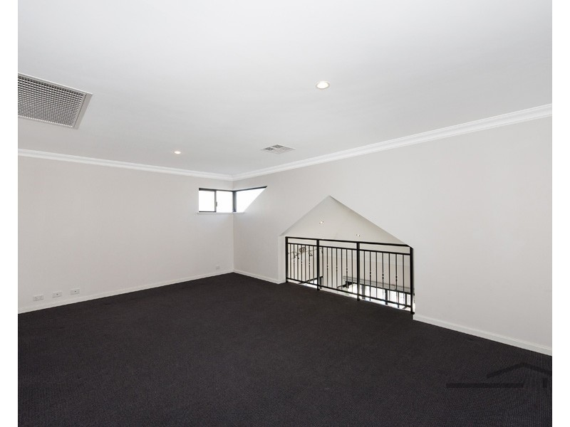 52 Erins Isle, Dudley Park WA 6210