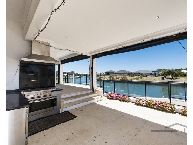 52 Erins Isle, Dudley Park WA 6210