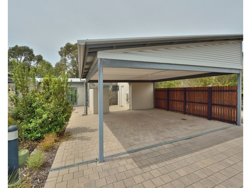 18 Golfers Retreat, Halls Head WA 6210