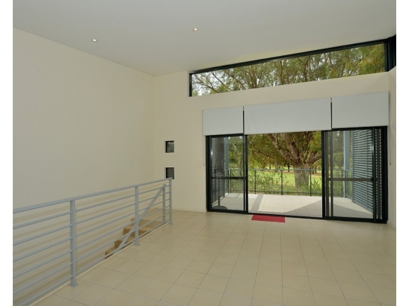 18 Golfers Retreat, Halls Head WA 6210