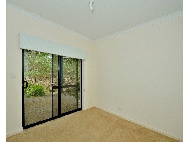 18 Golfers Retreat, Halls Head WA 6210