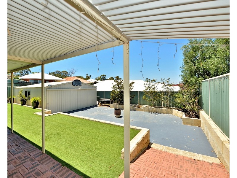 6 Peppertree Close, Wannanup WA 6210