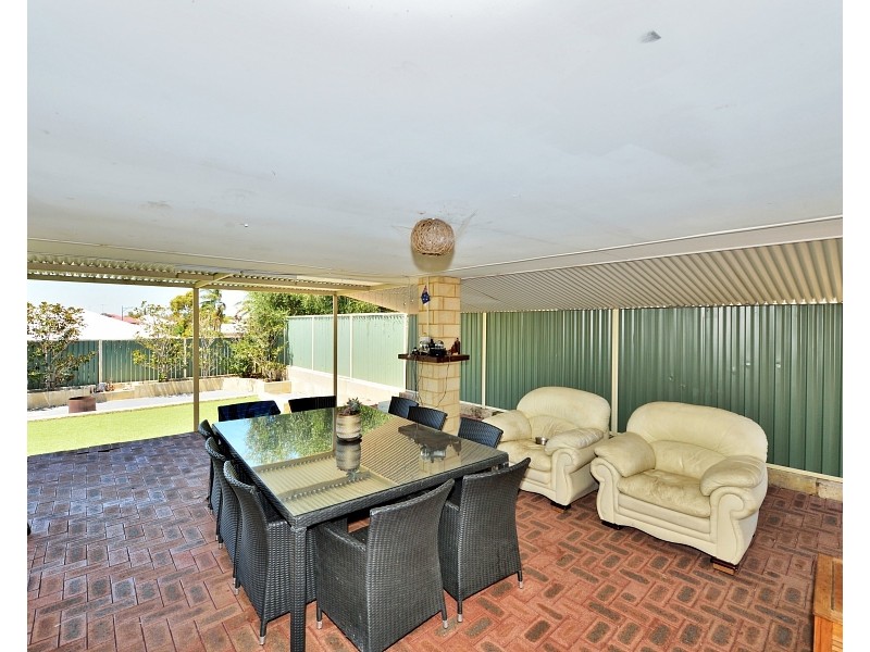 6 Peppertree Close, Wannanup WA 6210