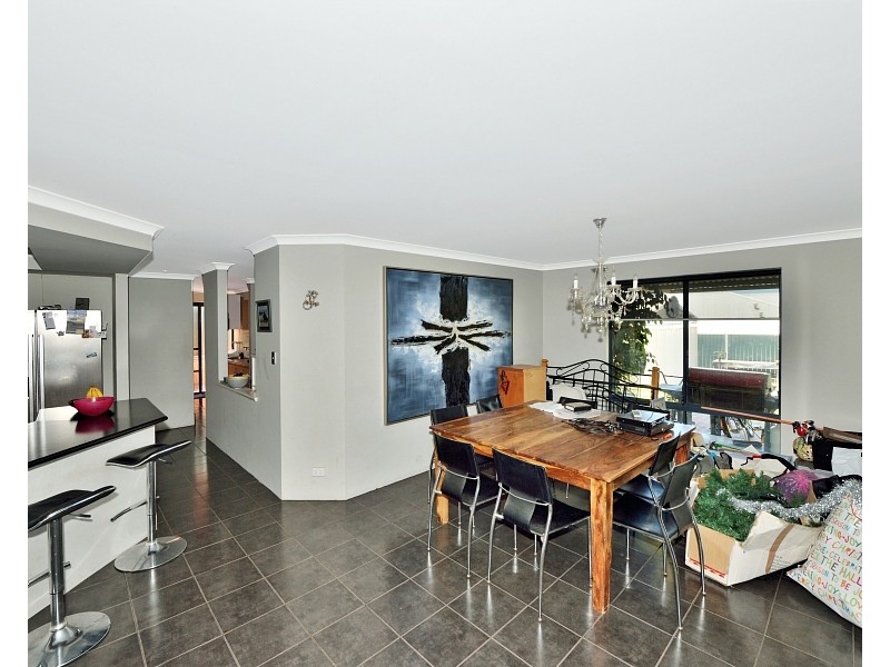 6 Peppertree Close, Wannanup WA 6210