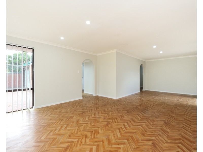 6 Blythwood Street, Dudley Park WA 6210