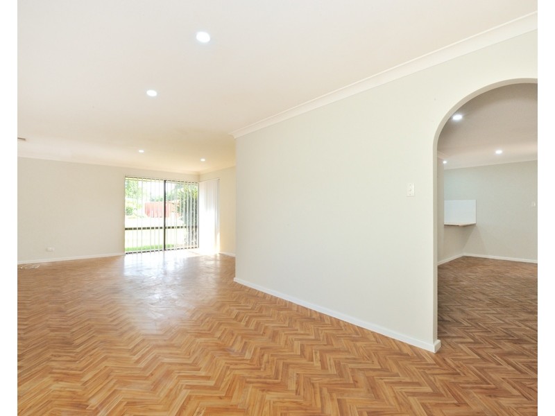 6 Blythwood Street, Dudley Park WA 6210