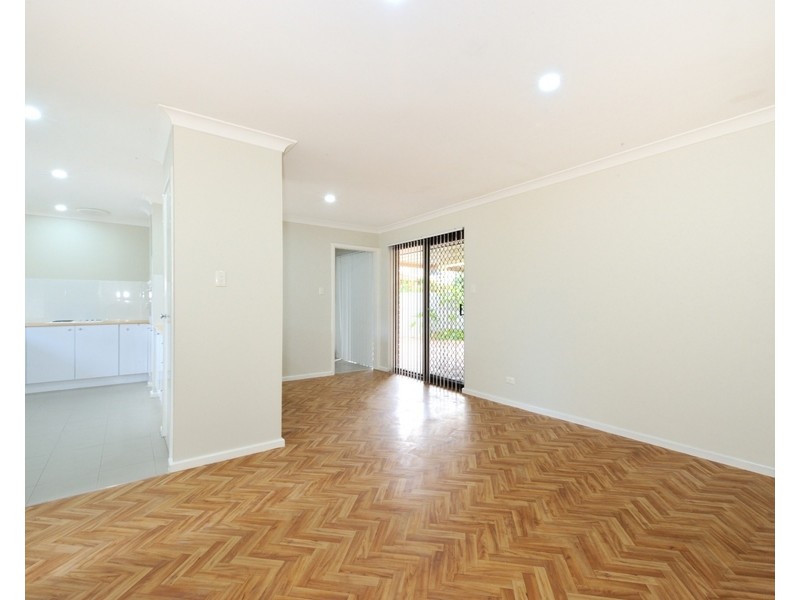 6 Blythwood Street, Dudley Park WA 6210