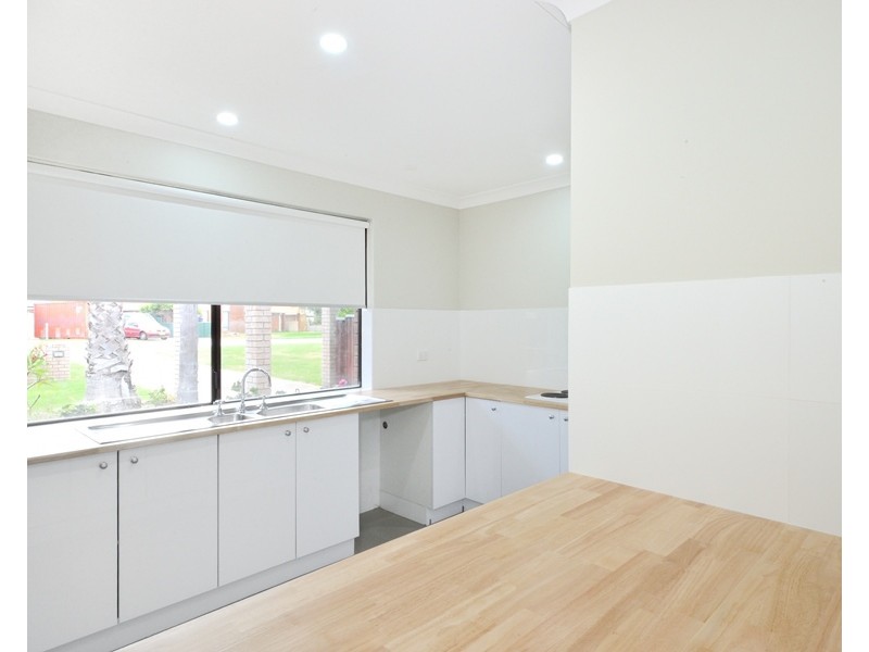 6 Blythwood Street, Dudley Park WA 6210