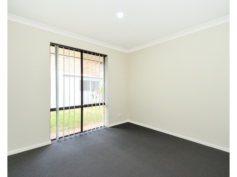 6 Blythwood Street, Dudley Park WA 6210