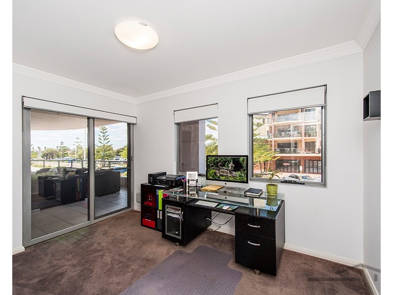 9/1 Breakwater Parade, Mandurah WA 6210