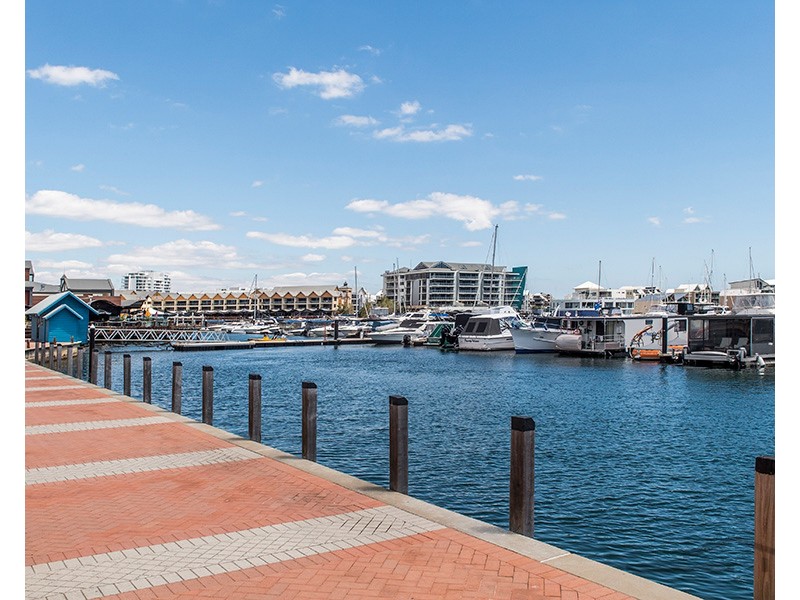 9/1 Breakwater Parade, Mandurah WA 6210